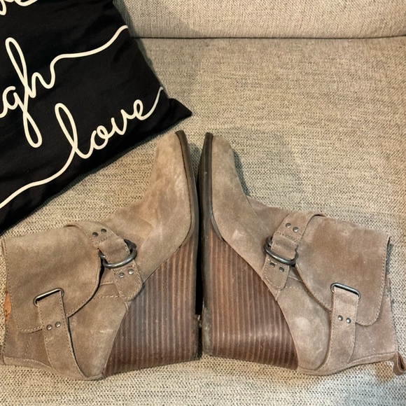 Lucky Brand Tan Suede Wedge Bootie Women’s Size 37 - Picture 8 of 9
